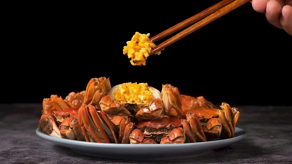Hairy crabs only appear in autumn, so Da Zha Xie is a dish that locals look forward to every year